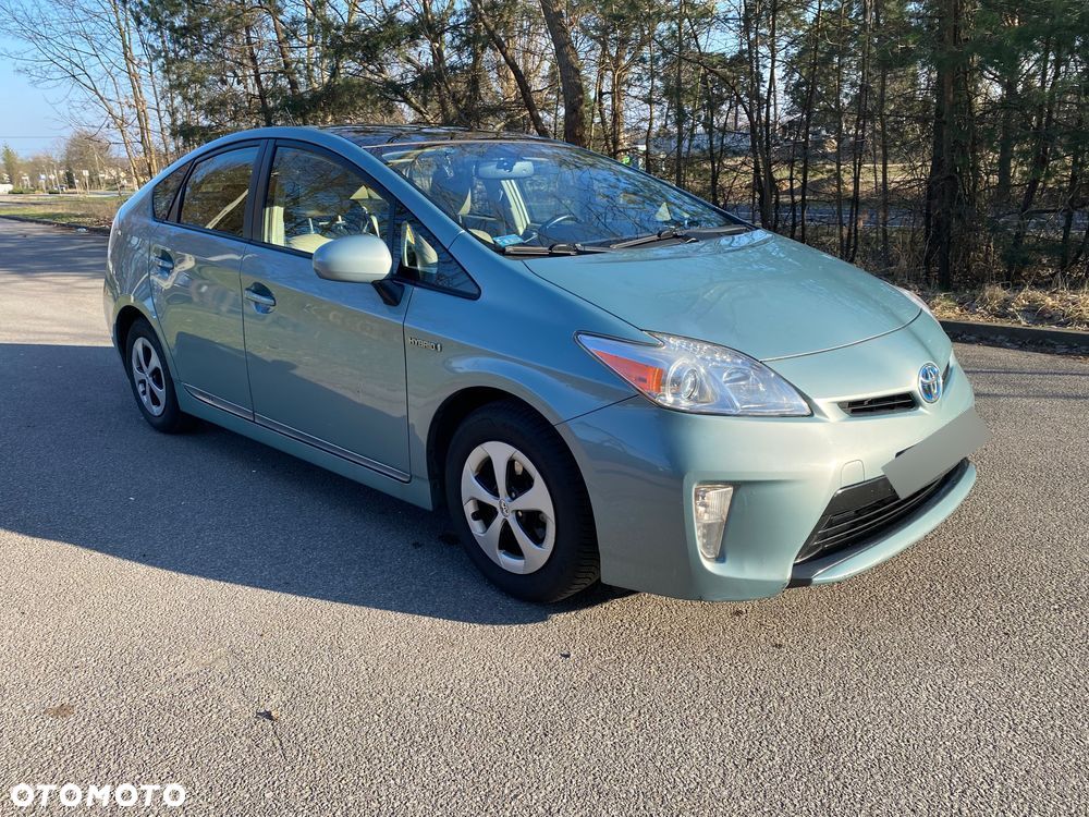 Toyota Prius (Hybrid) Executive - 5