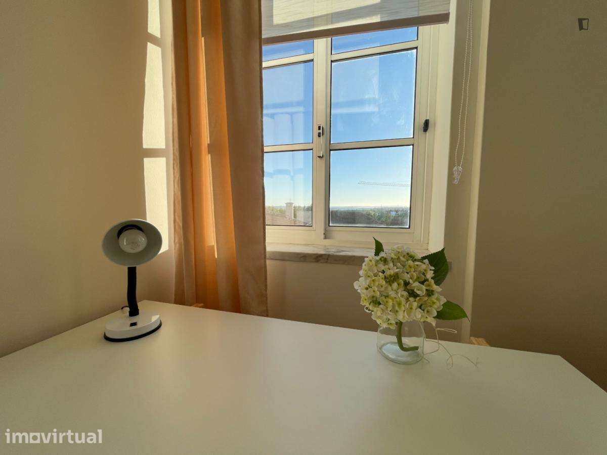 Quarto - localizado em Lisbon - Grande imagem: 4/27
