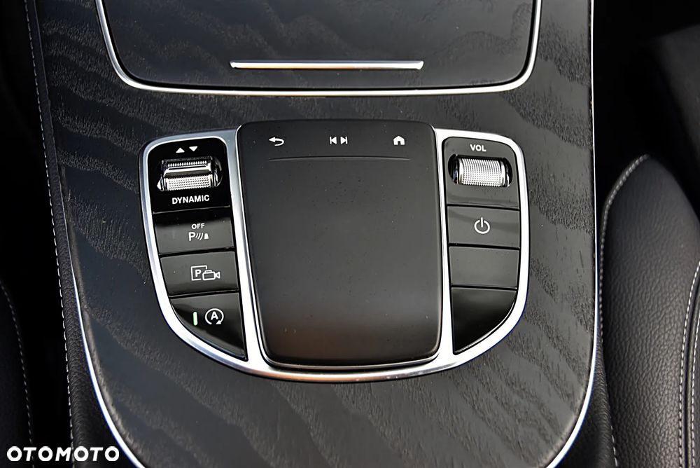 Mercedes-Benz Klasa E 220 d 4-Matic AMG - 31