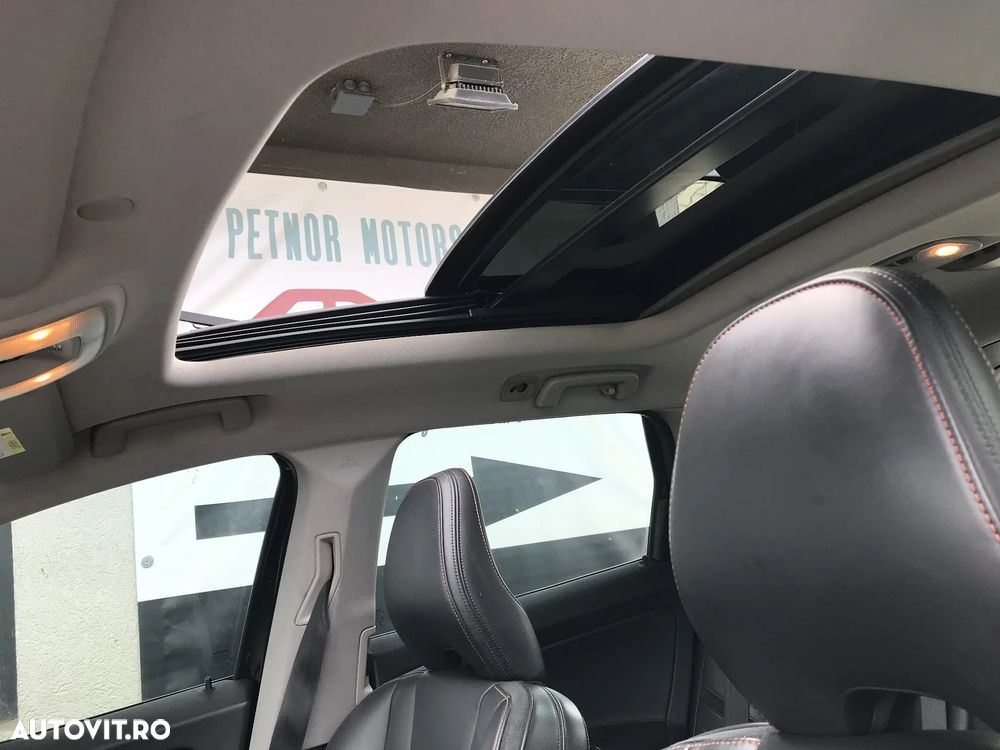 Volvo XC 60 D5 AWD Aut. Ocean Race - 6