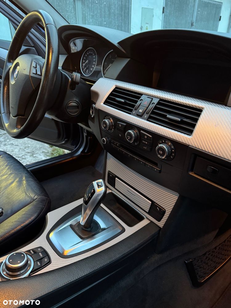 BMW Seria 5 525d - 7