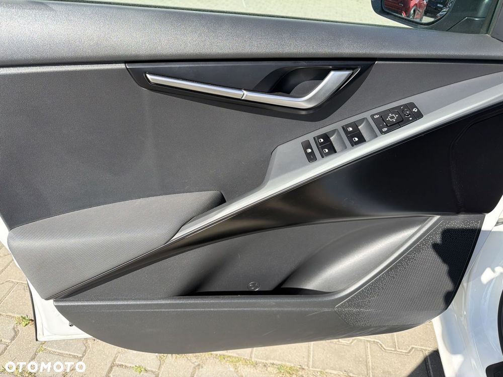 Kia Niro 64kWh M - 11