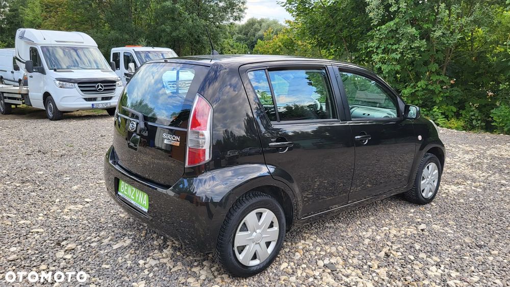 Daihatsu Sirion 1.3 - 28