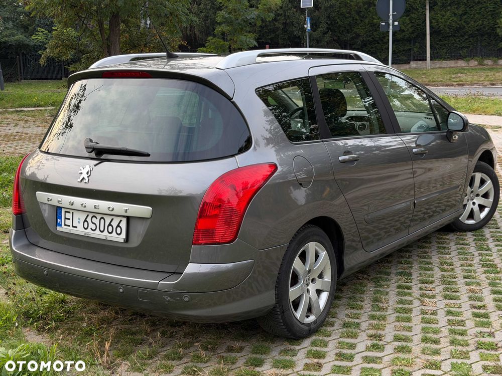 Peugeot 308 2008 photo 3