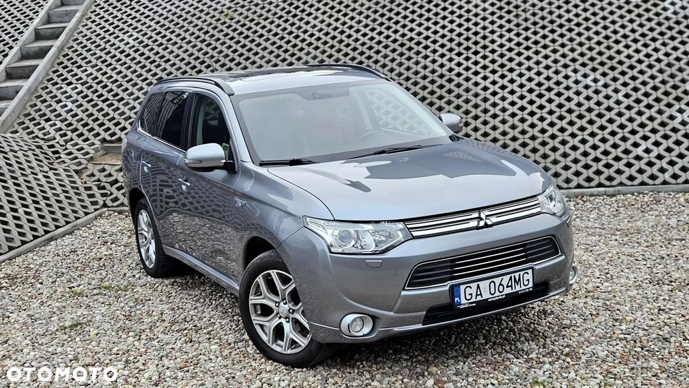 Mitsubishi Outlander 2.0 4WD Plus - 9