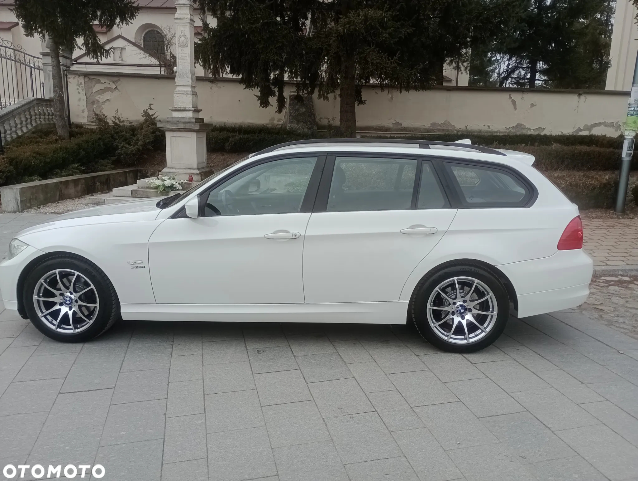 BMW Seria 3 320d xDrive DPF Touring - 5