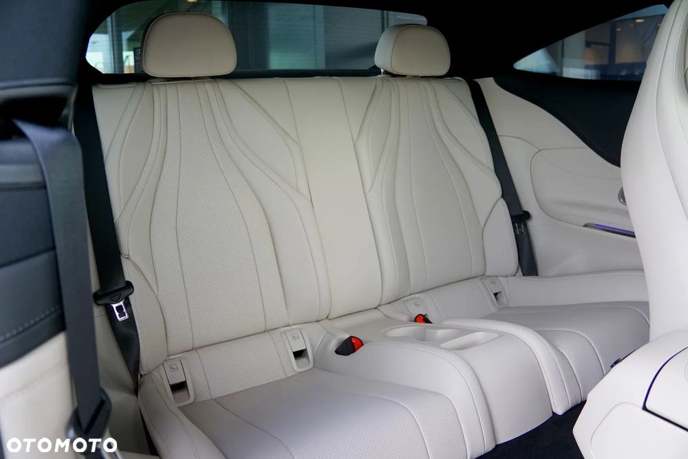 Mercedes-Benz CLE 450 mHEV 4-Matic AMG Line - 24