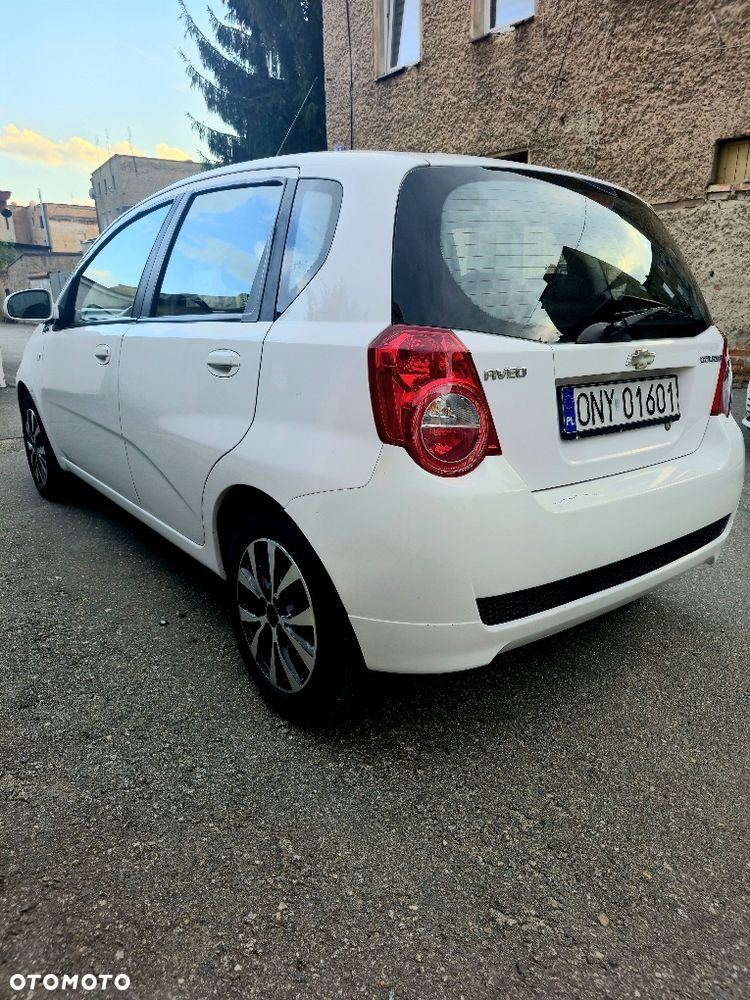 Chevrolet Aveo - 4