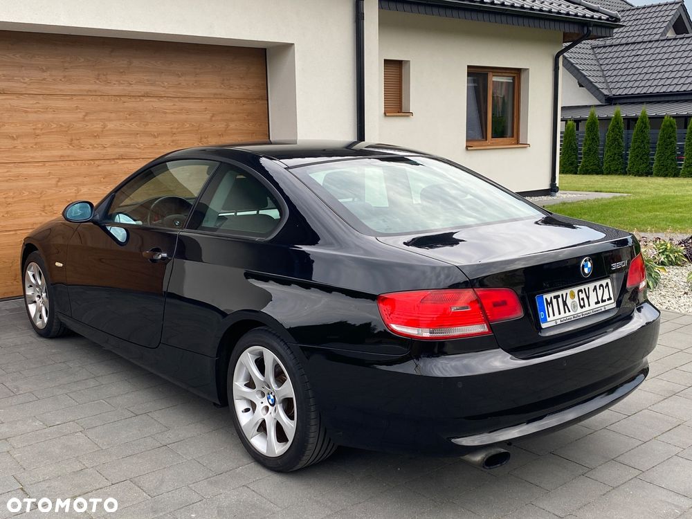 BMW Seria 3 320i Edition Exclusive - 14