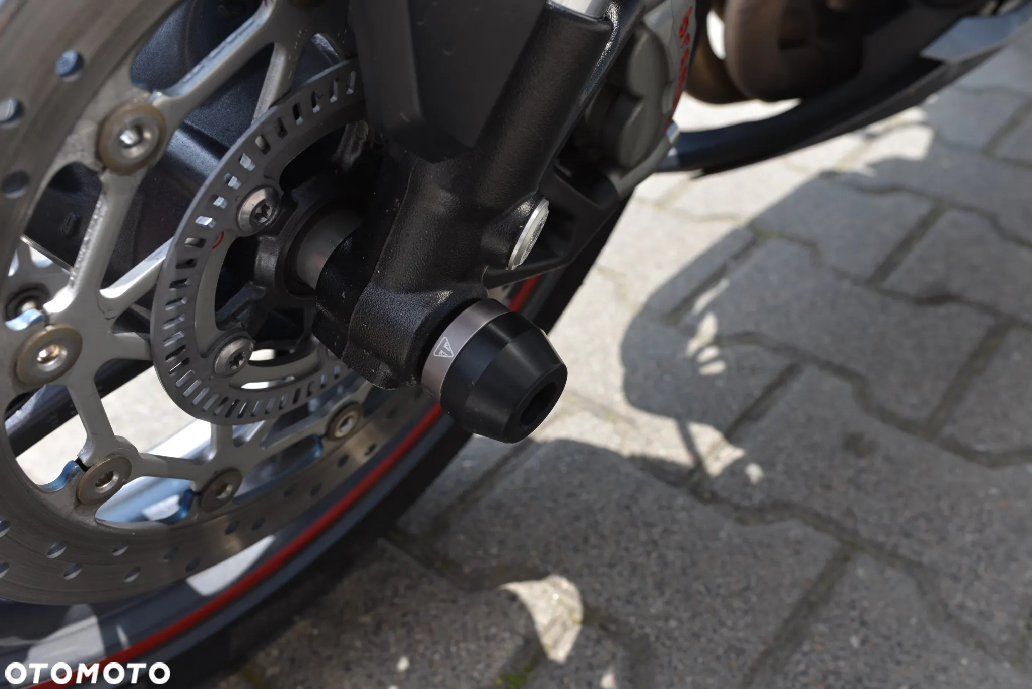 Triumph Street Triple - 10