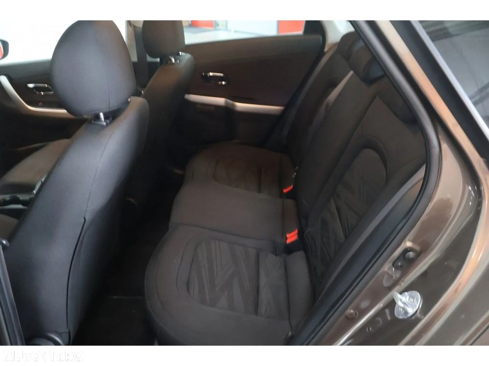 Kia Ceed - 7