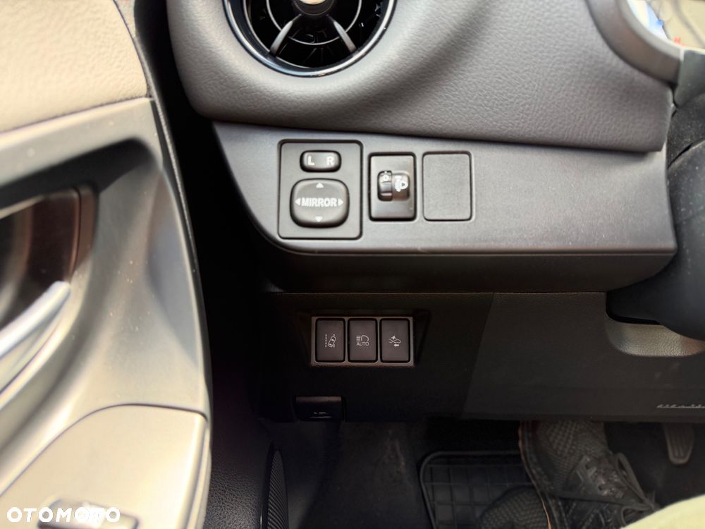Toyota Yaris Hybrid 100 Premium - 22