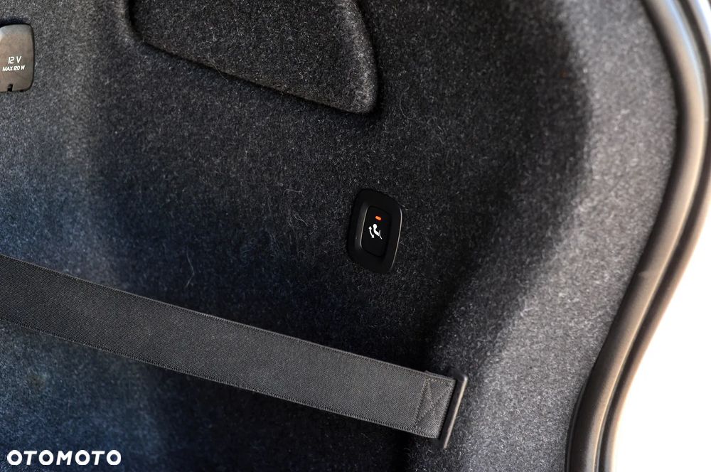 Volvo XC 40 T3 Momentum Pro - 17