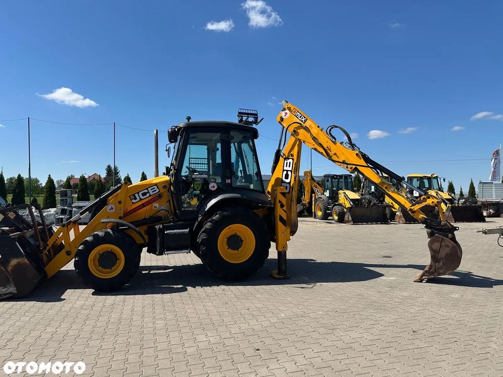 JCB 3CX CONTRACTOR JOYSTICK 110KM/3780mtg/R.2018 - 18