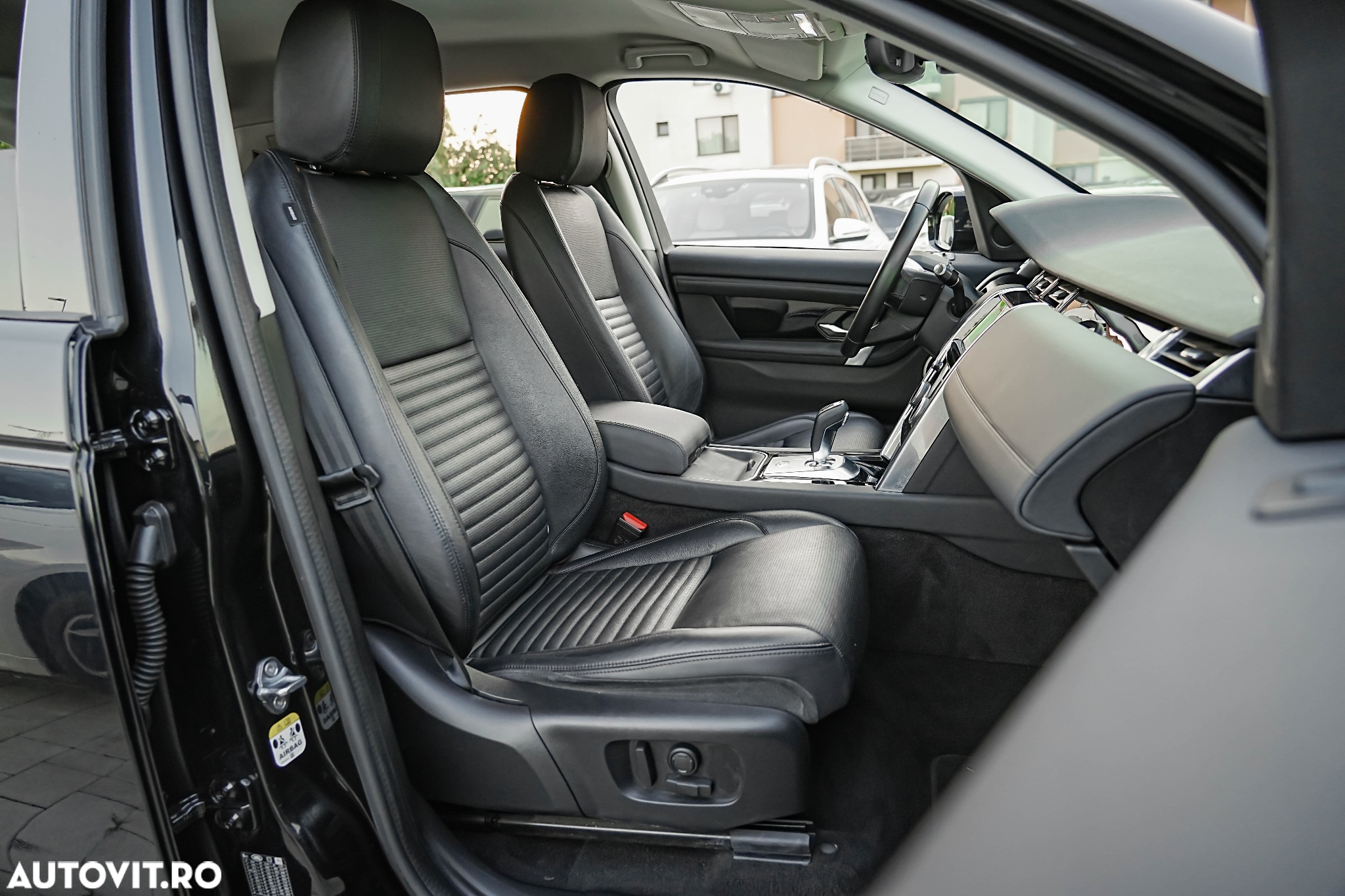 Land Rover Discovery Sport 2.0 D150 MHEV - 8