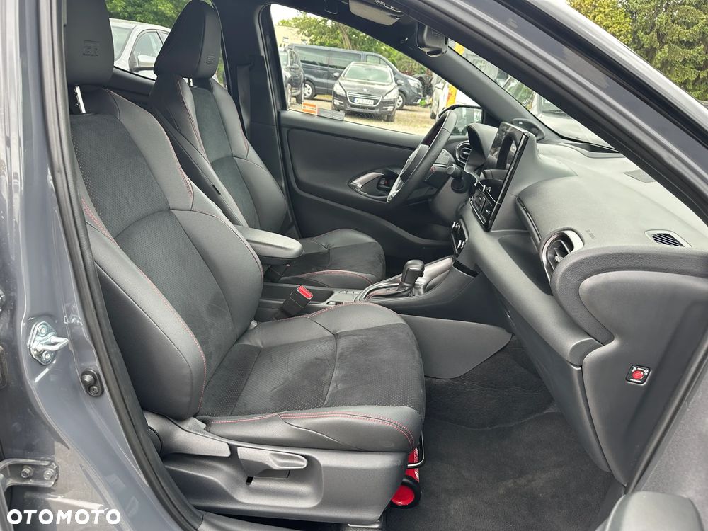 Toyota Yaris Hybrid 1.5 GR Sport - 19