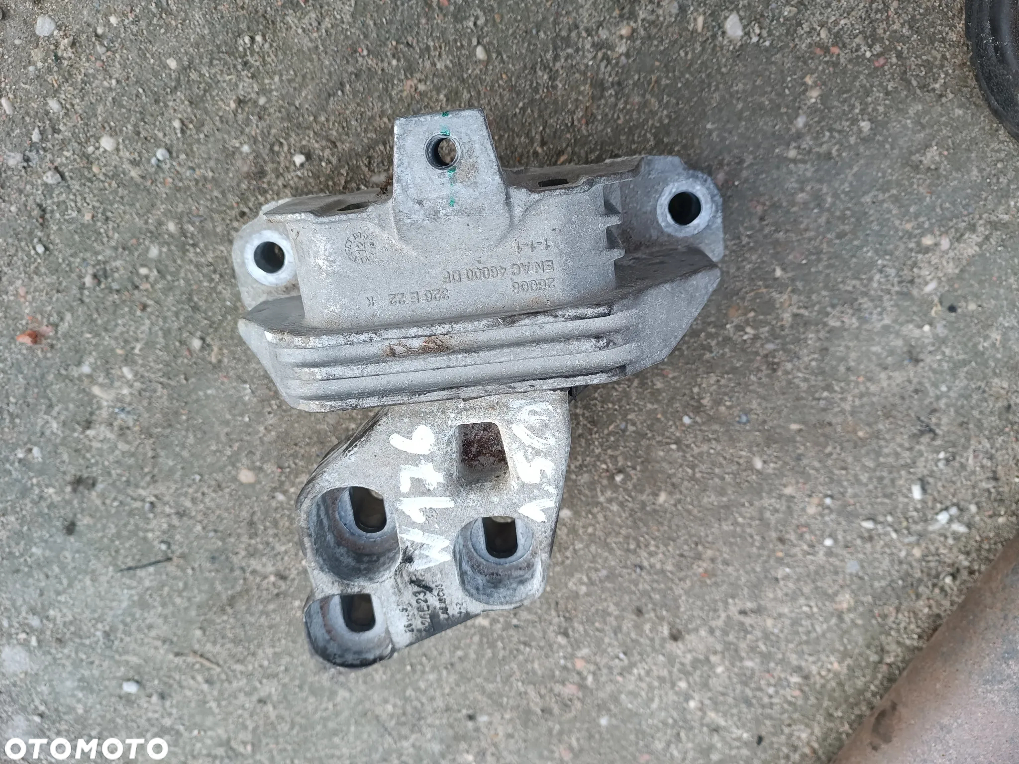 ŁAPA PODUSZKA SILNIKA 1.5 CDI MERCEDES A KLASA W176 - 3