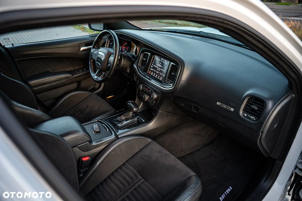 Dodge Charger 5.7 R/T Daytona - 34