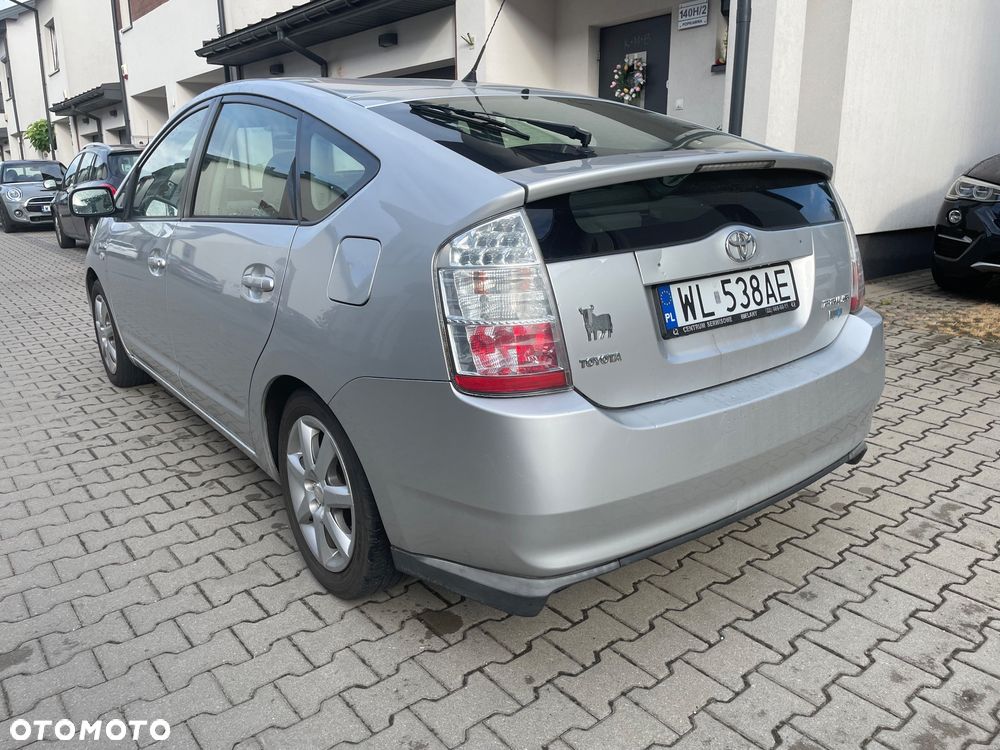 Toyota Prius (Hybrid) Sol - 28