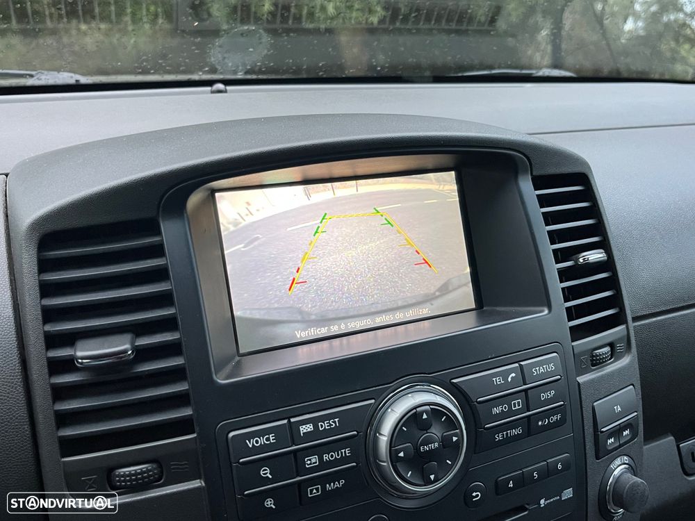 Nissan Navara 3.0 dCi V6 CD LE AT 4WD - 38