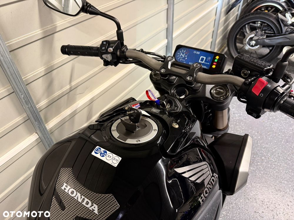 Honda CB - 8