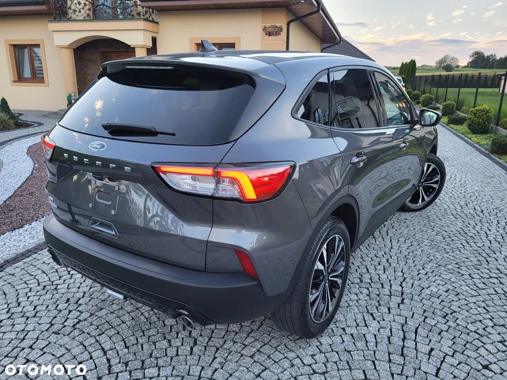 Ford Kuga - 32