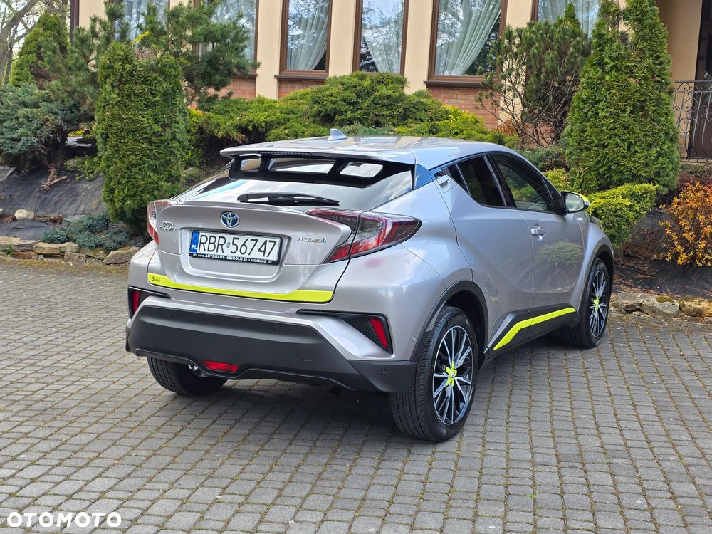 Toyota C-HR 1.8 Hybrid Neon Lime powered by JBL - 4