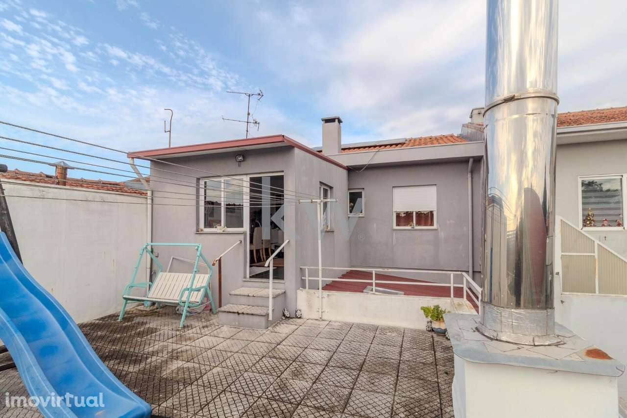 Moradia T4  rés do chão e andar renovada em Rio Tinto - Grande imagem: 2/51