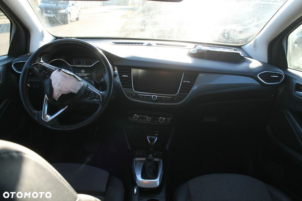 Opel Crossland X - 11