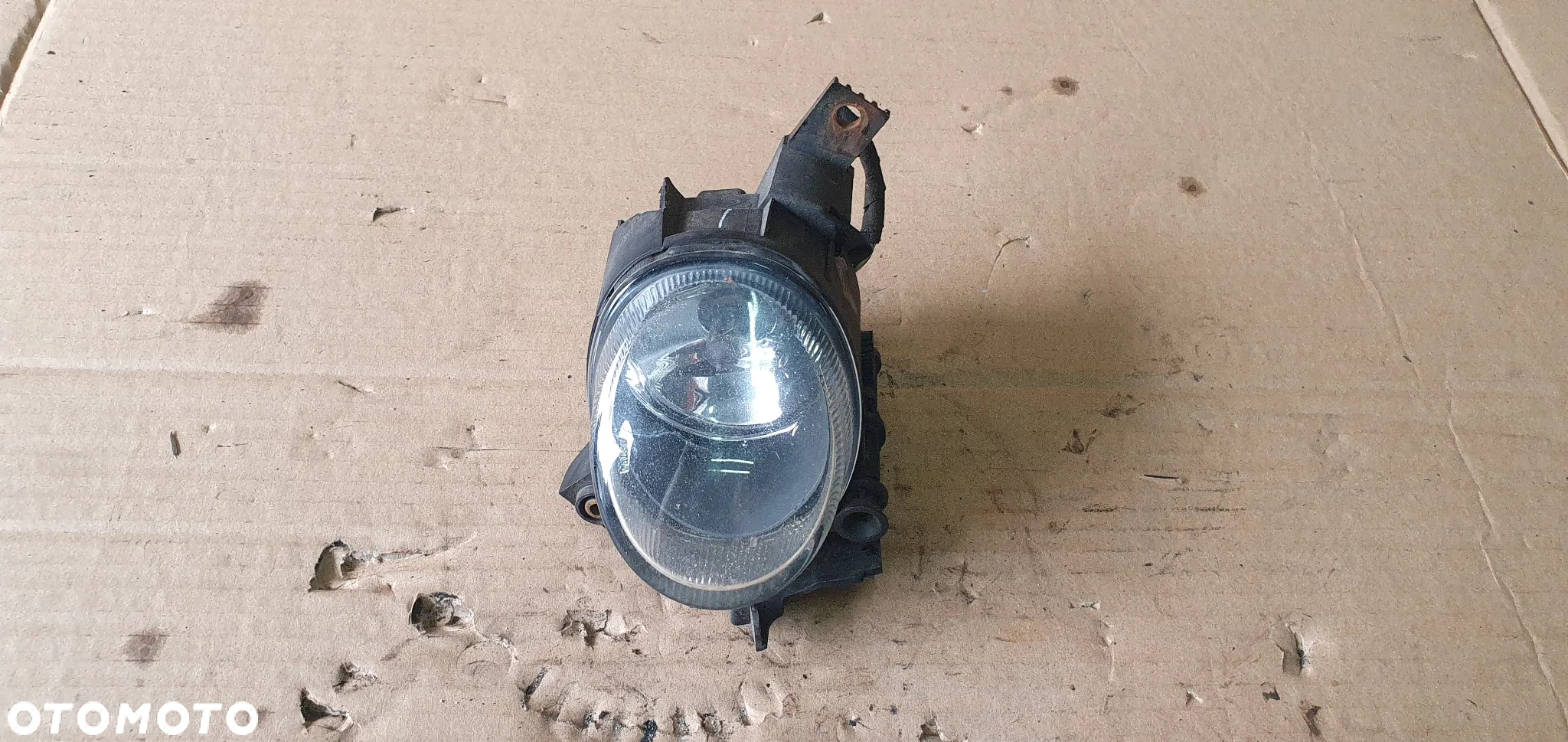 Halogen lewy przód przedni Audi A4 B7 8E0911699C - 2