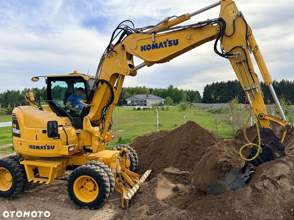Komatsu 4x4x4 ramię łamane Koparka kołowa KOMATSU  PW98MR-8 10ton 4x4x4 ośki skrętne Ramię 3x łamane BEZ DPF i ADBLUE 4 cyl dodatkowe wyjścia hydr Pług Podpory 2012 szybka zwinna Prosto z importu 1 właściciel Cat TEREX Liebherr Wacker Pw 98 Mr 8 11 - 27