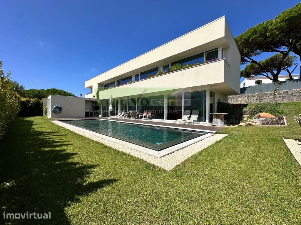 Moradia Isolada T6+1 com Piscina e Vista Única para a Serra de Sint...