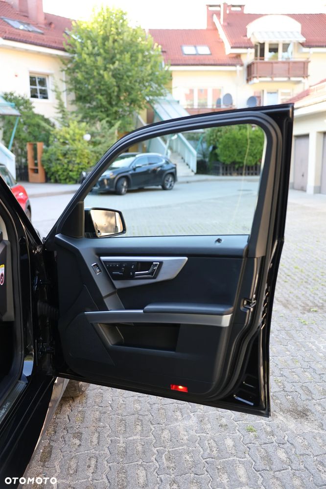 Mercedes-Benz GLK 300 4Matic 7G-TRONIC SPORT EDITION - 36