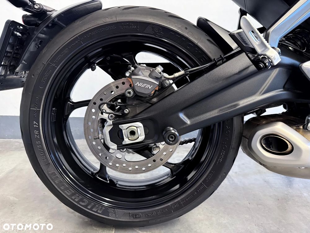 Triumph Trident - 35