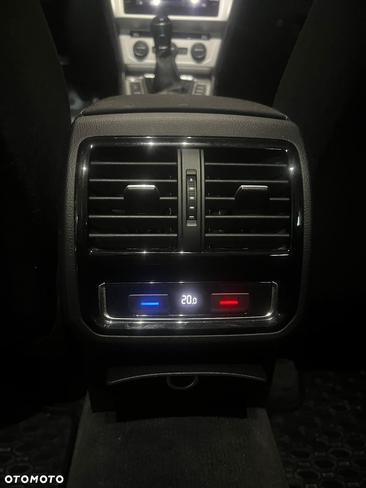 Volkswagen Passat 2.0 TDI SCR Comfortline - 16