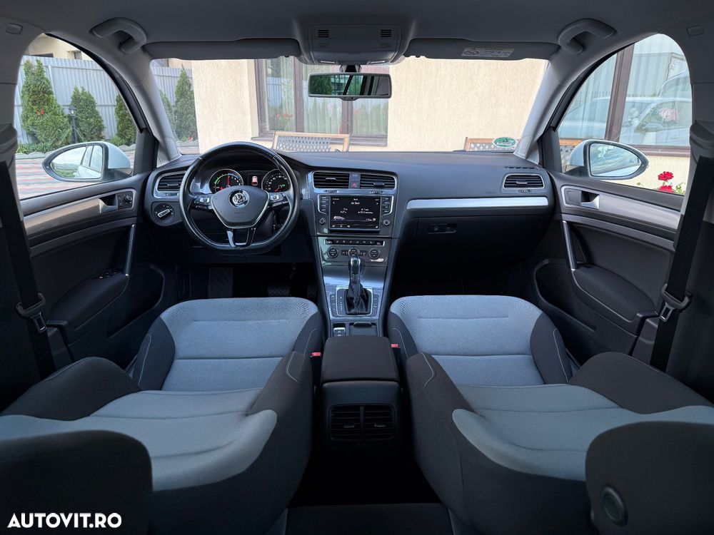 Volkswagen e-Golf - 8