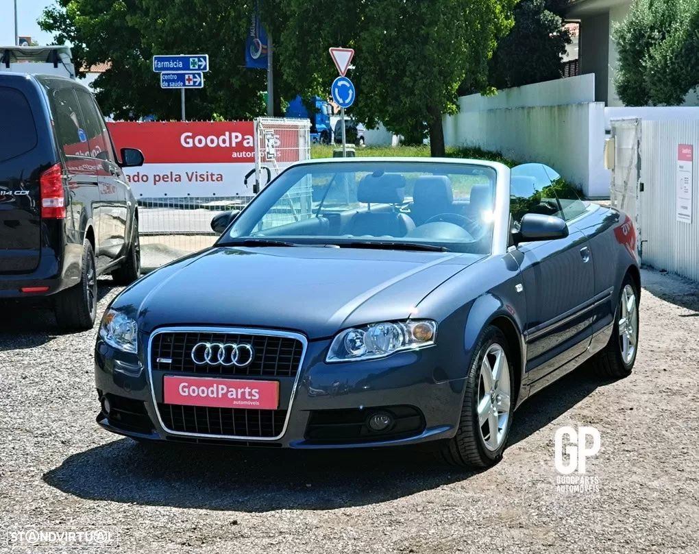Audi A4 Cabrio 2.0 TDi S-line - 1