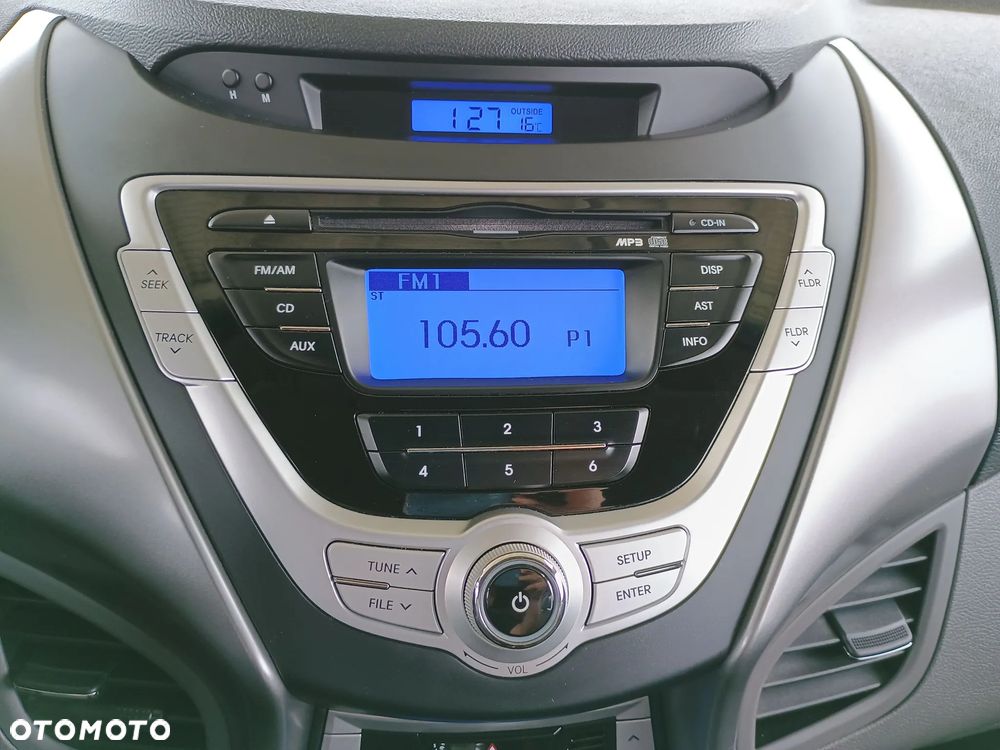 Hyundai Elantra 1.6 Comfort - 21