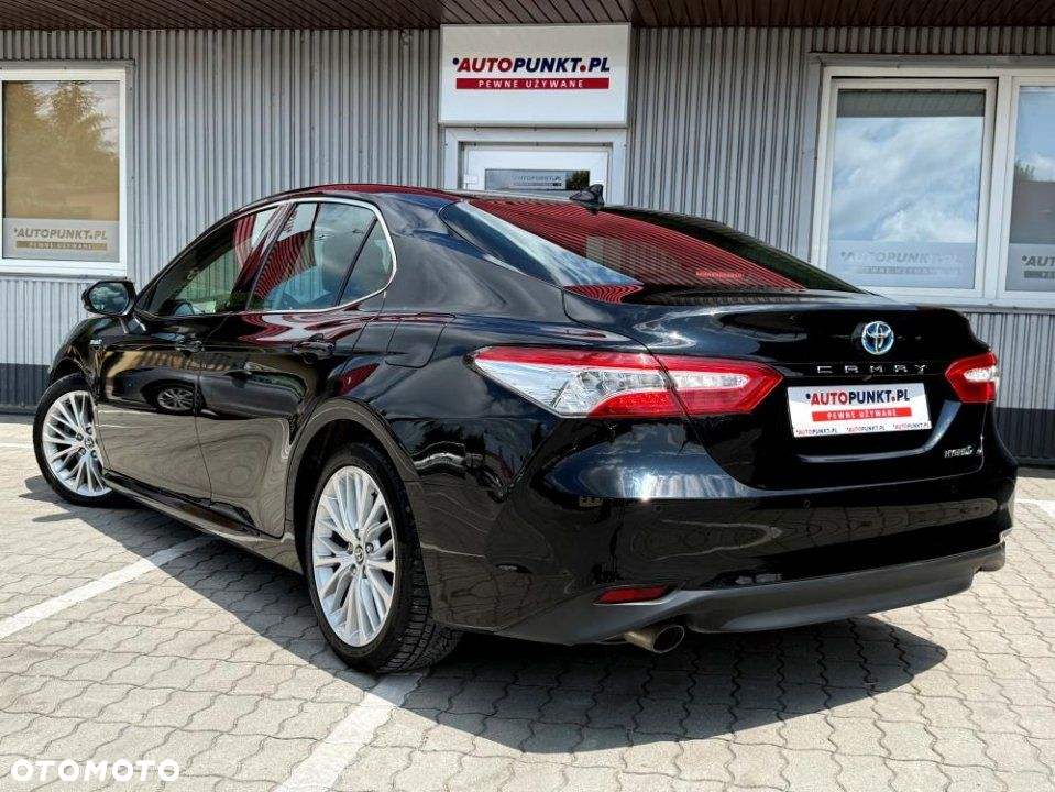 Toyota Camry - 3