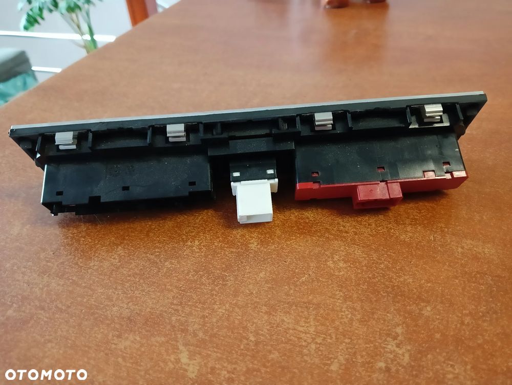 PRZEŁĄCZNIK AWARYJNYCH AUDI A3 8P LIFT 8P0927137AP - 3