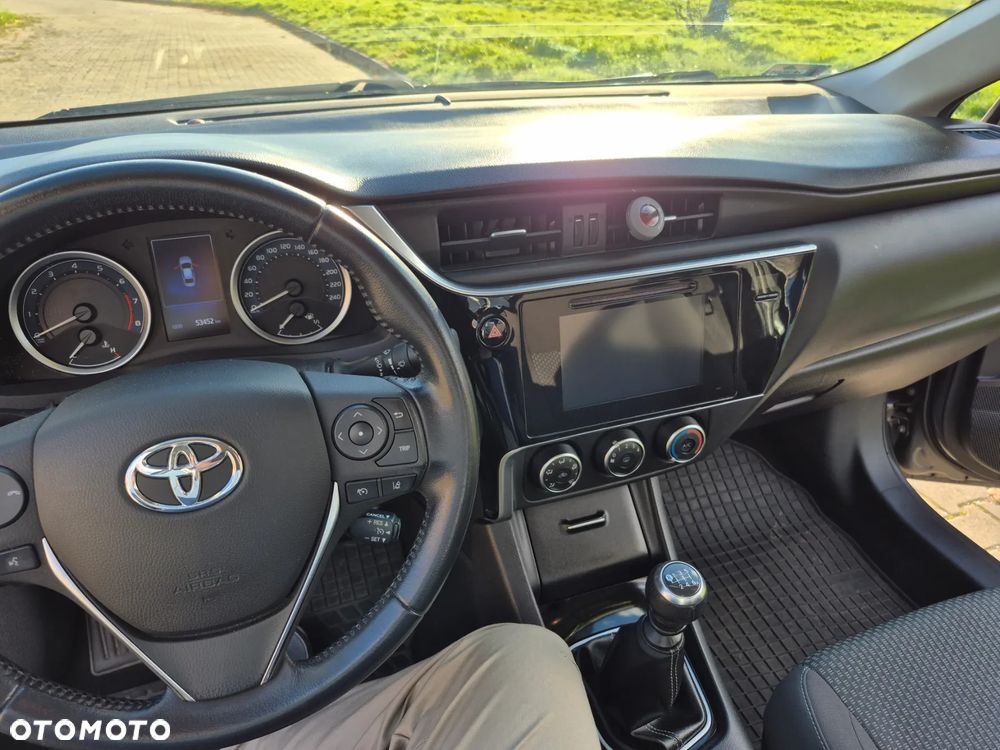 Toyota Corolla 1.6 Classic Plus - 14