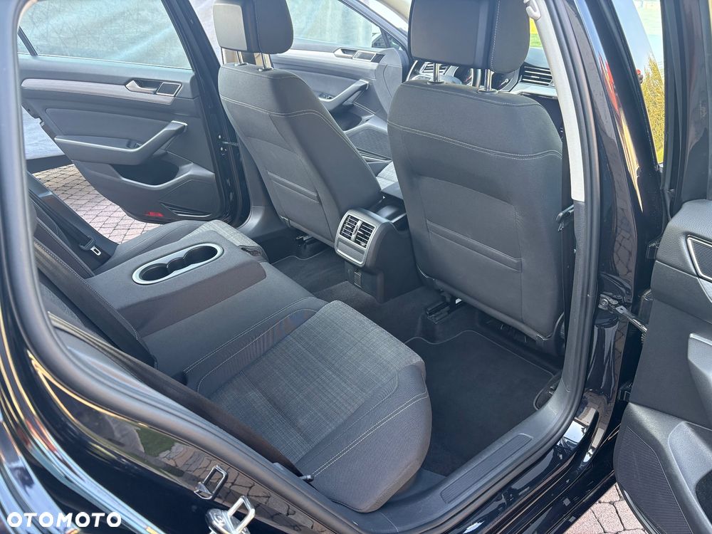Volkswagen Passat 2.0 TSI Business DSG - 18