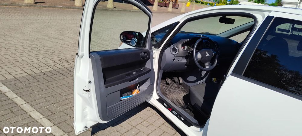 Mitsubishi Colt 1.3 Inform - 23