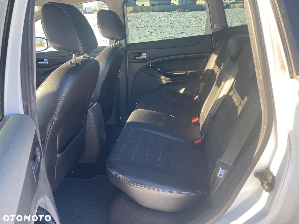 Ford Kuga 2.0 TDCi 4x4 Titanium - 13
