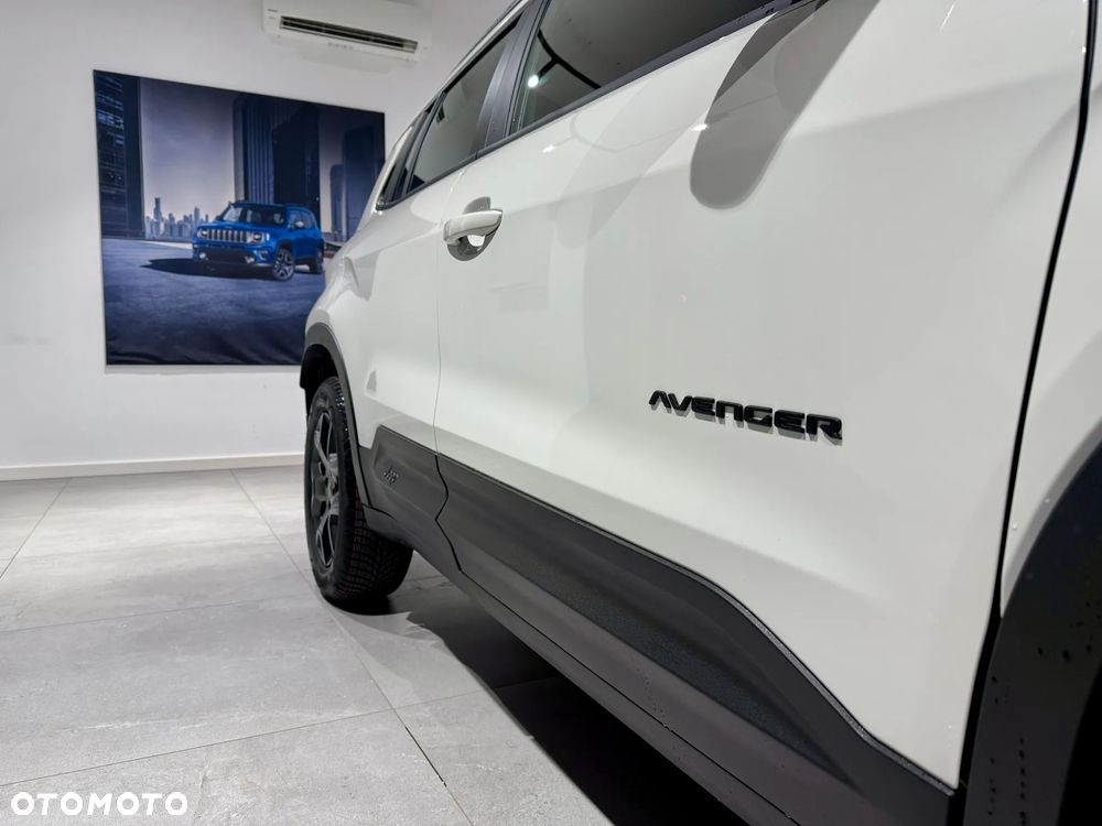 Jeep Avenger 1.2 T3 mHEV Upland 4xe eDCT6 - 26