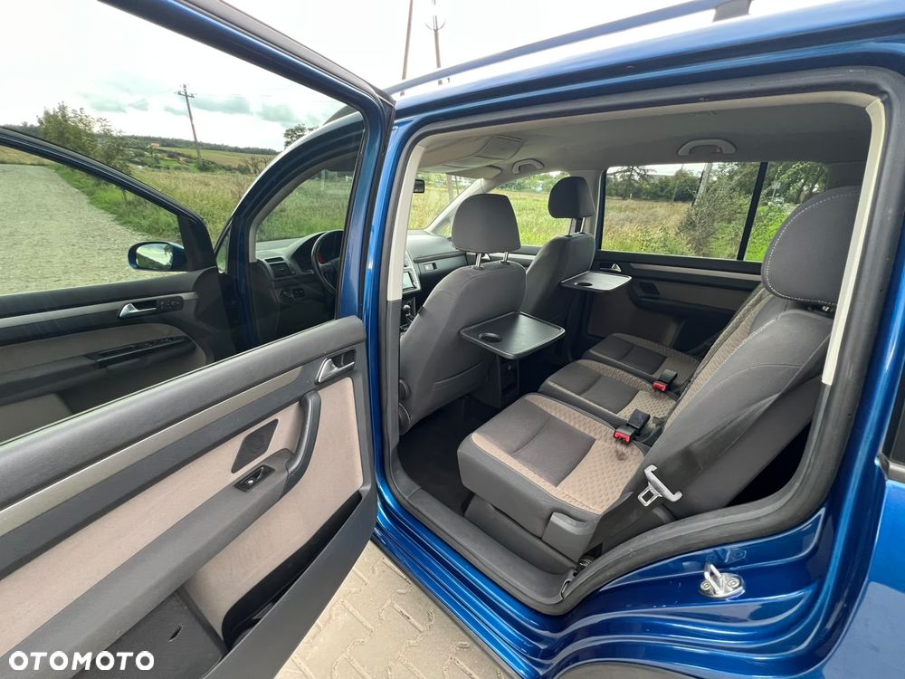 Volkswagen Touran - 8