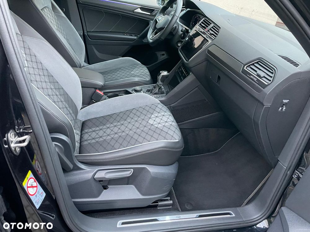 Volkswagen Tiguan 2.0 TDI SCR 4MotION DSG R-Line - 30