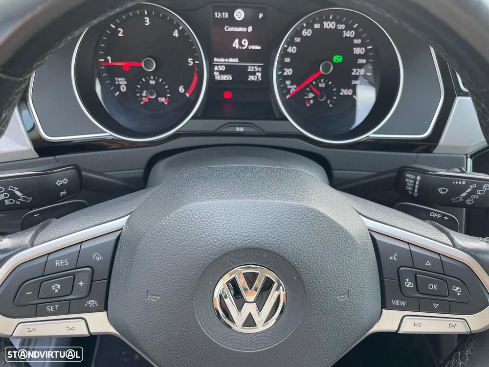 VW Passat Variant 2.0 TDi Business DSG - 22