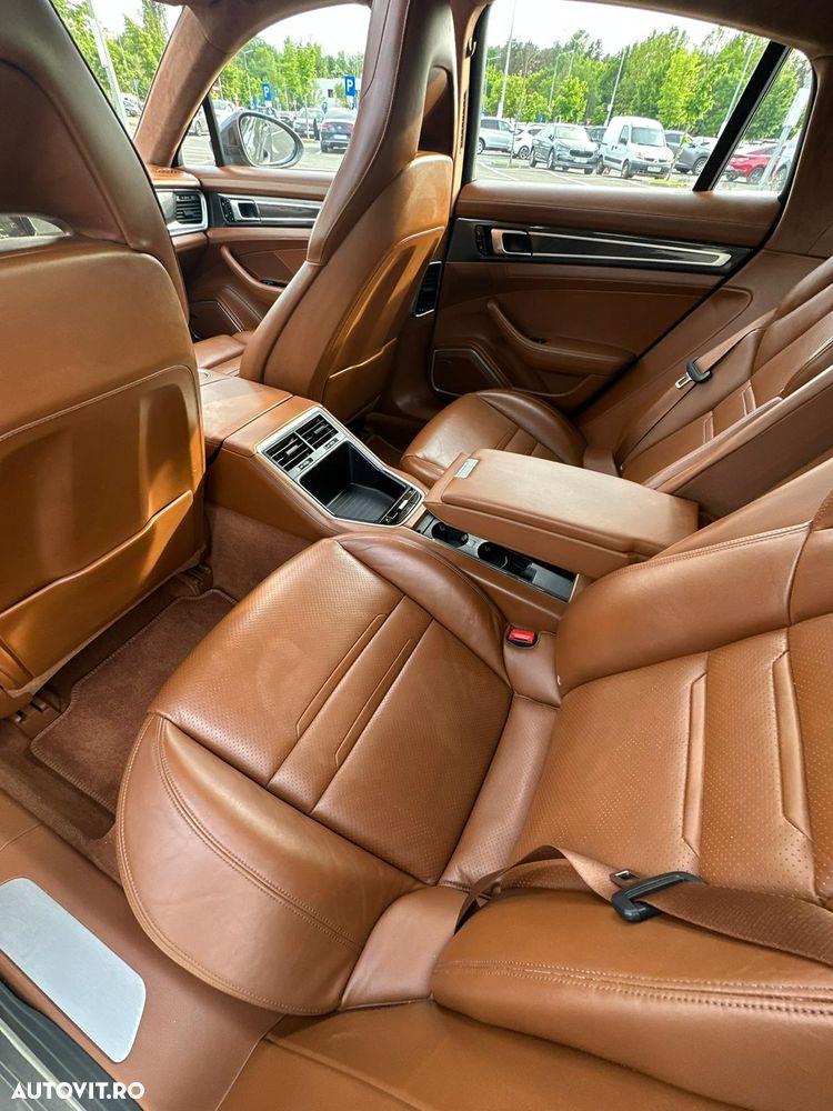 Porsche Panamera 4 E-Hybrid - 17