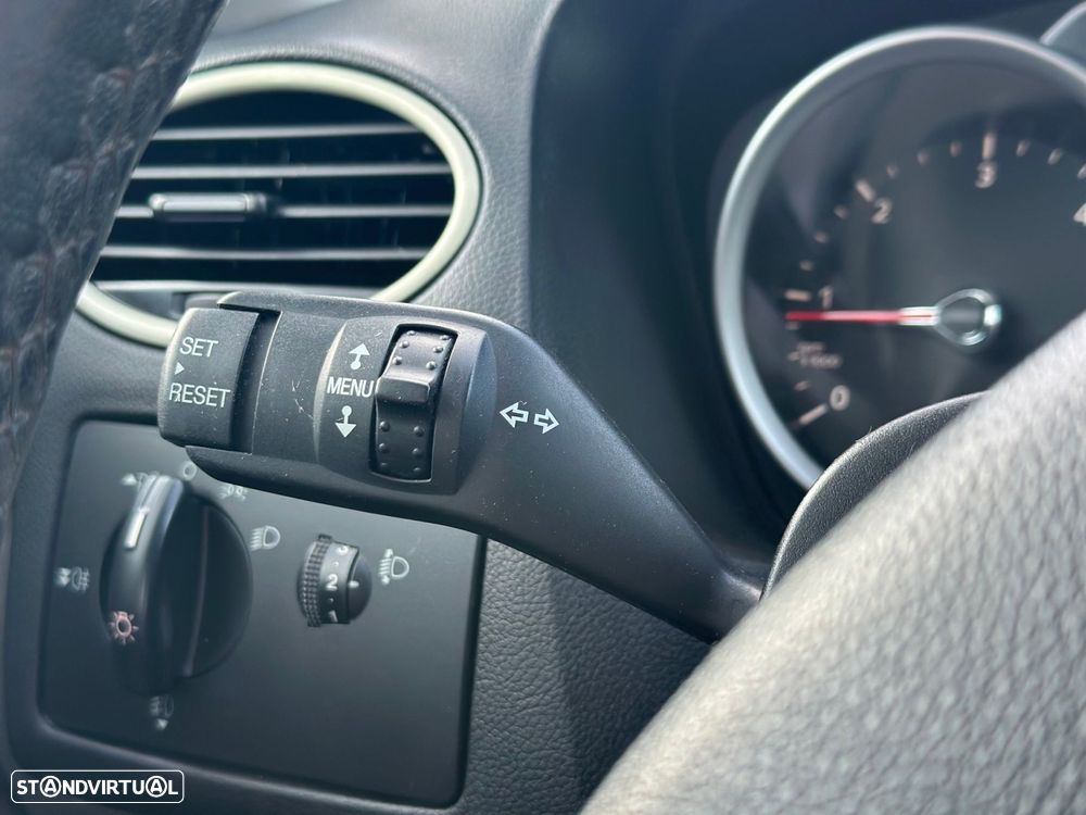 Ford Focus SW 1.6 TDCi Ambiente - 25